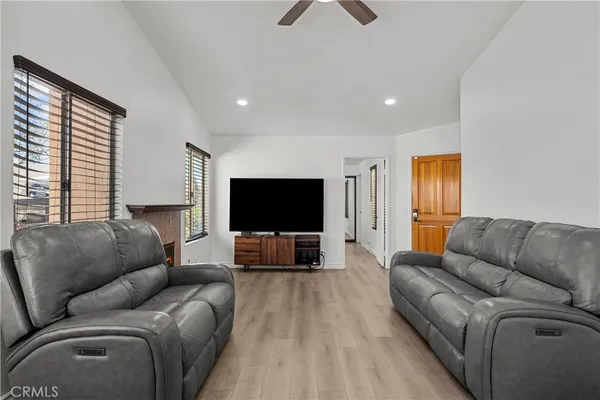 $625,000 | 22942 Banyan, Santa Clarita, CA 91390