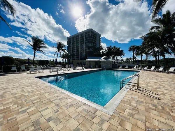 $6,000 | 8800 South Ocean Drive, Unit 806, Jensen Beach, FL 34957