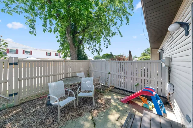 $175,900 | 2127 Bayside Court, Fort Wayne, IN 46804