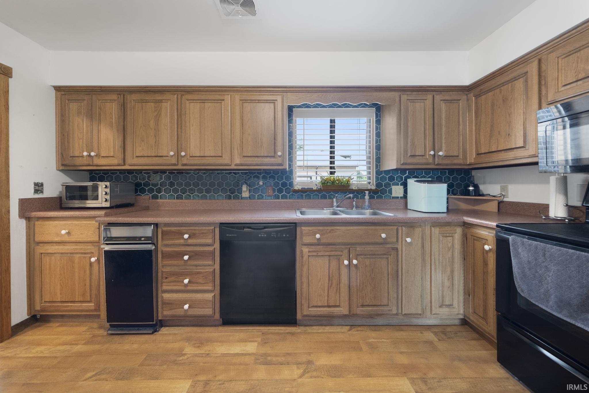 2127 Bayside Court Fort Wayne, IN 46804 - Photo 9 of 35