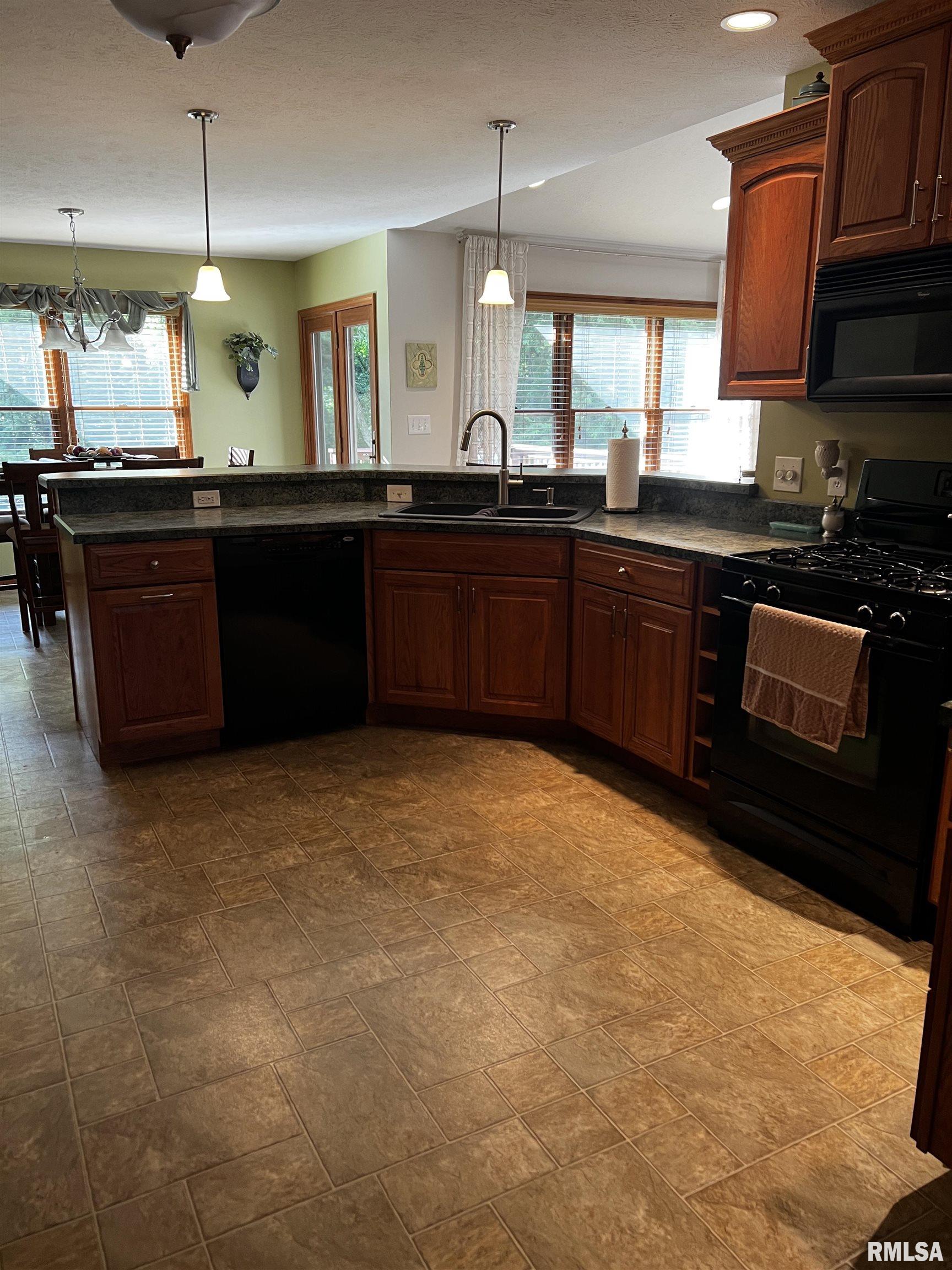 415 Spring Ridge Rochester, IL 62563 - Photo 3 of 9