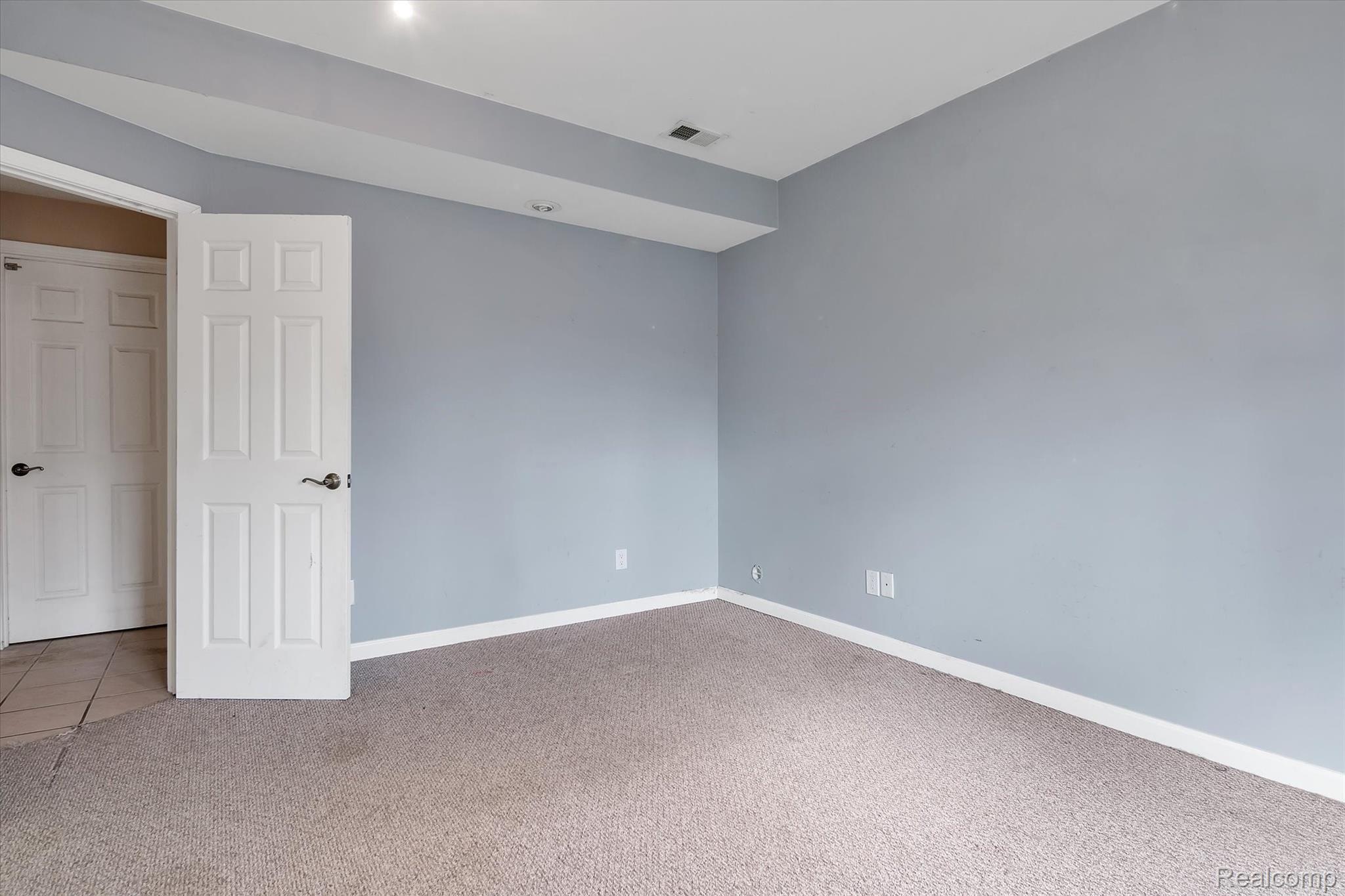 30 Sedum Road Howell, MI 48843 - Photo 34 of 50 38-30-Sedum-Rd-WindowStill-Real-Estate-Photography-38.jpg