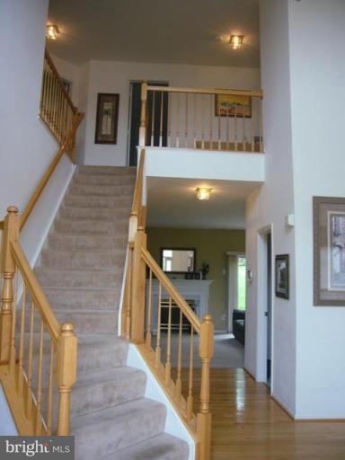 12926 Summit Ridge Terrace Germantown, MD 20874 - Photo 7 of 10 Entrance / Foyer