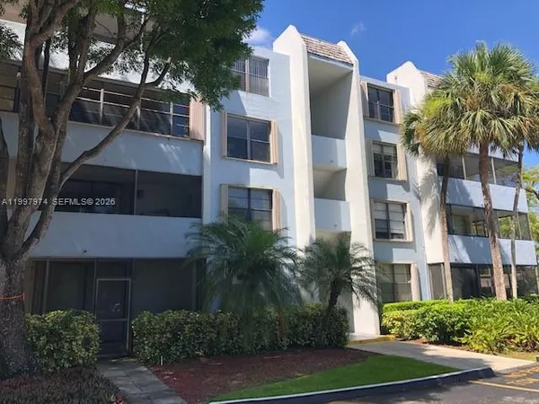 $1,900 | 10854 North Kendall Drive, Unit 316, Miami, FL 33176
