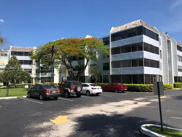 $1,900 | 10854 North Kendall Drive, Unit 316, Miami, FL 33176