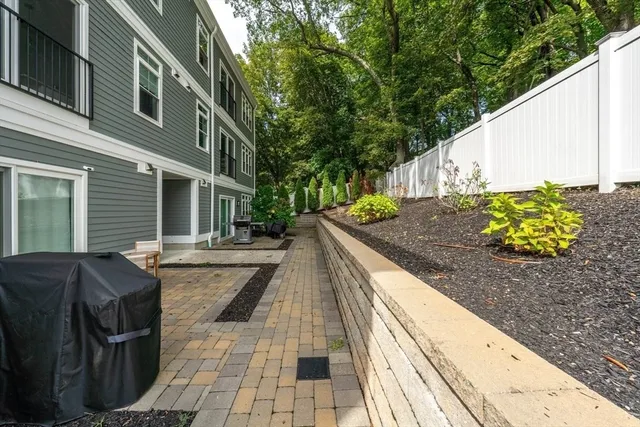 $3,000 | 315 College Farm Road, Unit 1, Waltham, MA 02451