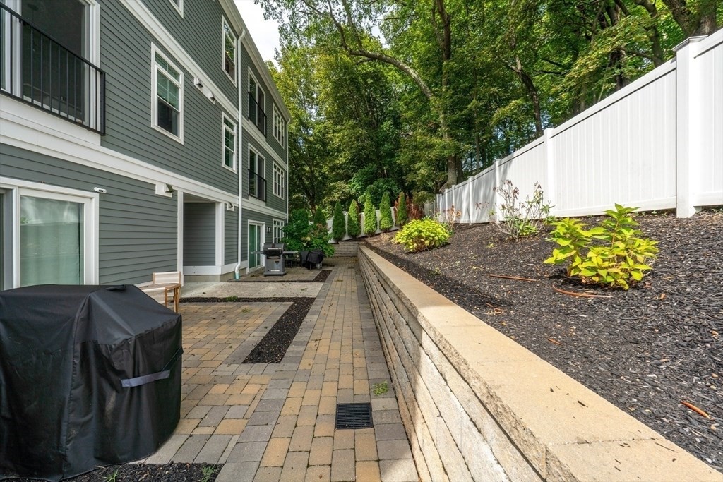 315 College Farm Road, Unit 1 Waltham, MA 02451 - Photo 13 of 15