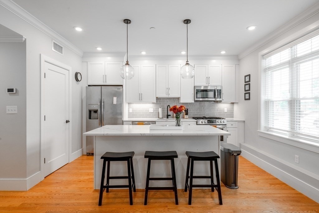 315 College Farm Road, Unit 1 Waltham, MA 02451 - Photo 3 of 15