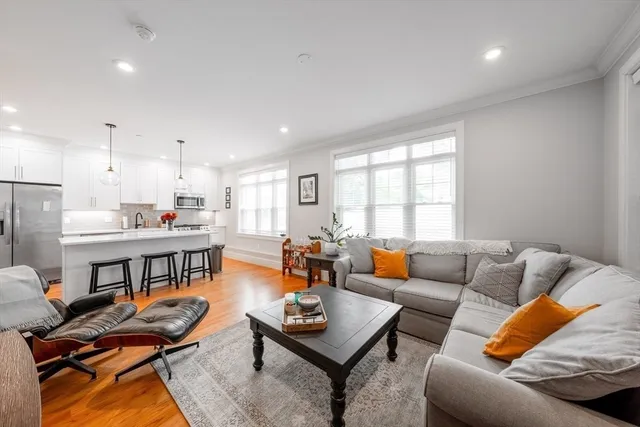 $3,000 | 315 College Farm Road, Unit 1, Waltham, MA 02451