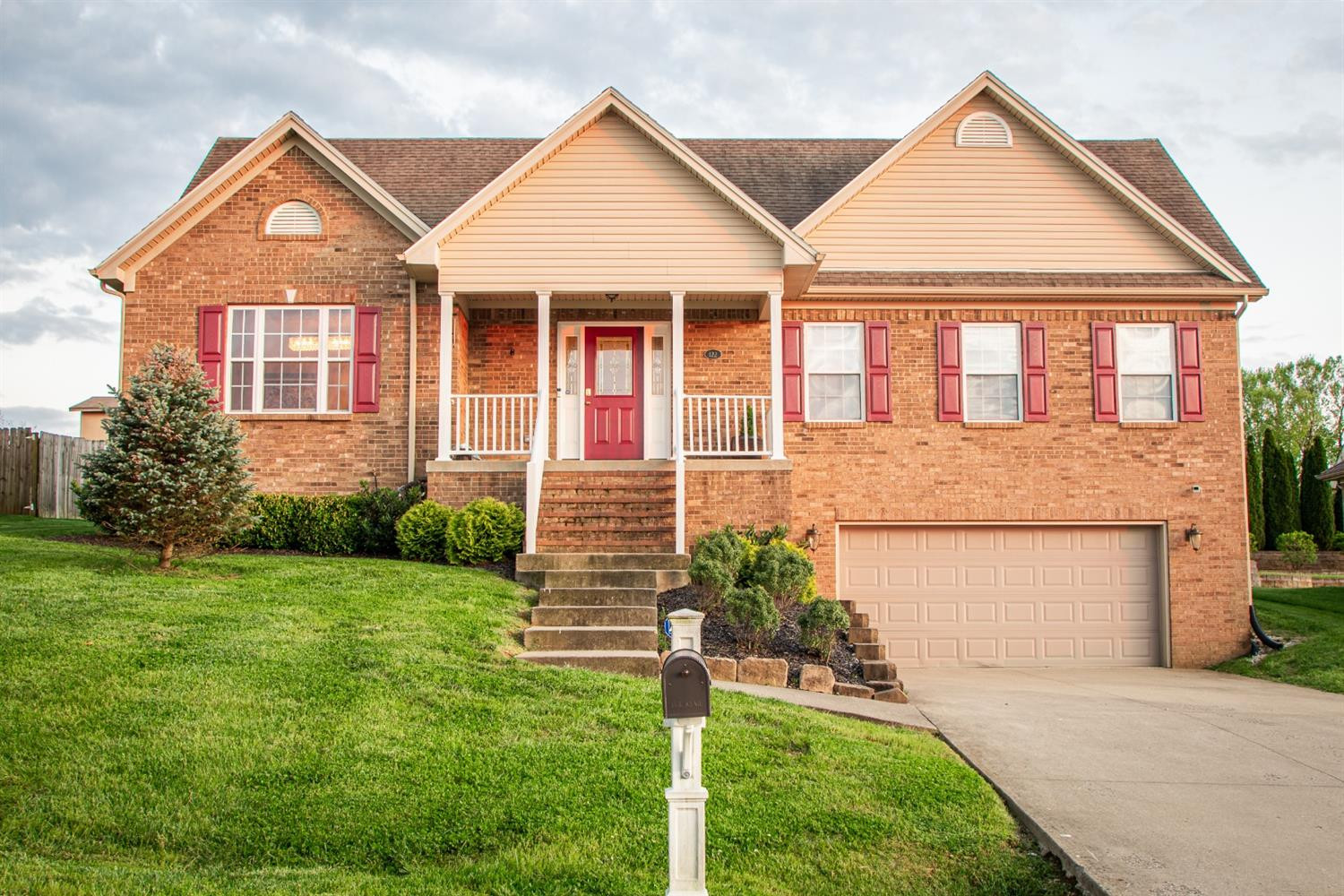 122 Cedar Ridge Road Frankfort, KY 40601 - Photo 1 of 43 Photo 1