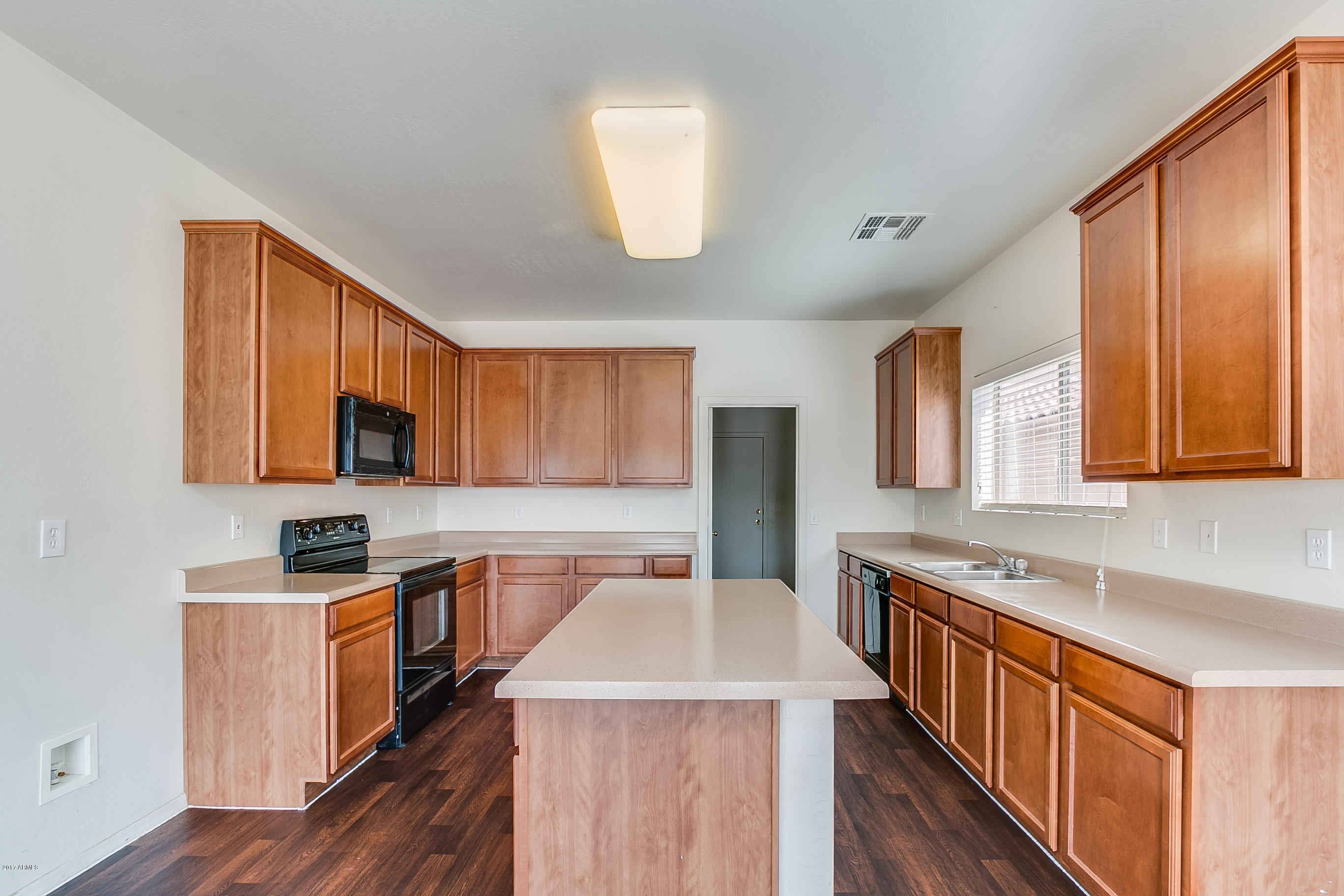 9417 West Eaton Road Phoenix, AZ 85037 - Photo 4 of 40 Eaton-002
