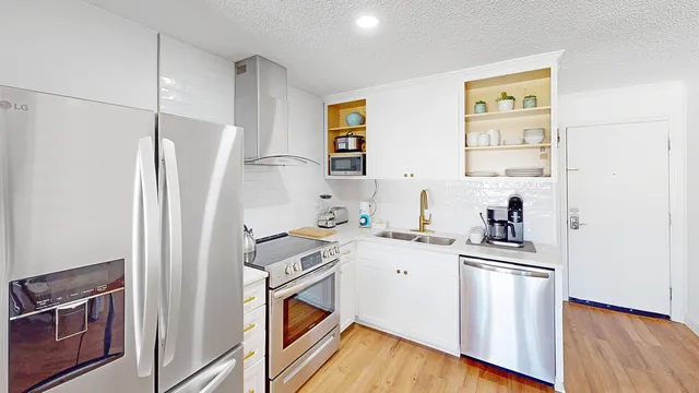 $635,000 | 1400 Ocean Boulevard, Unit 308B, Isle of Palms, SC 29451