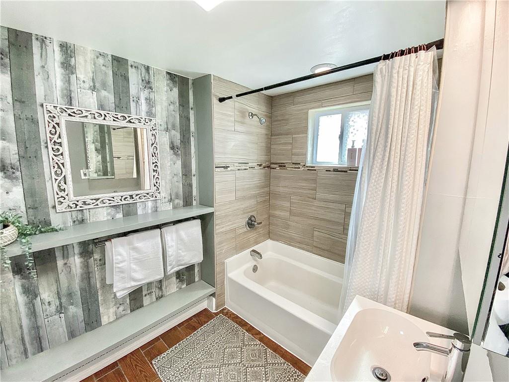 2722 Shelly Street Pittsburgh, PA 15203 - Photo 16 of 25 Gallery Image 16