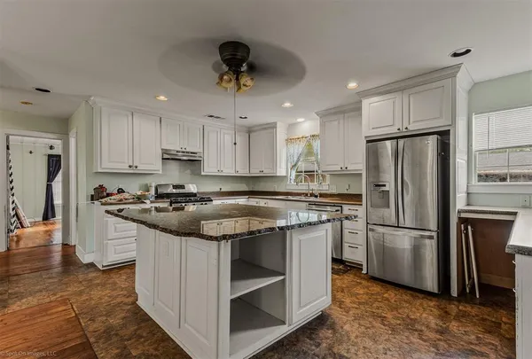 $340,000 | 914 Griffith Avenue, Terrell, TX 75160