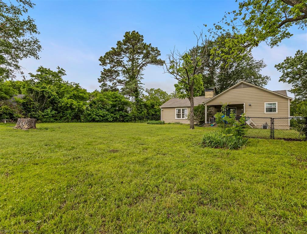 914 Griffith Avenue Terrell, TX 75160 - Photo 24 of 32 a house view with a garden space