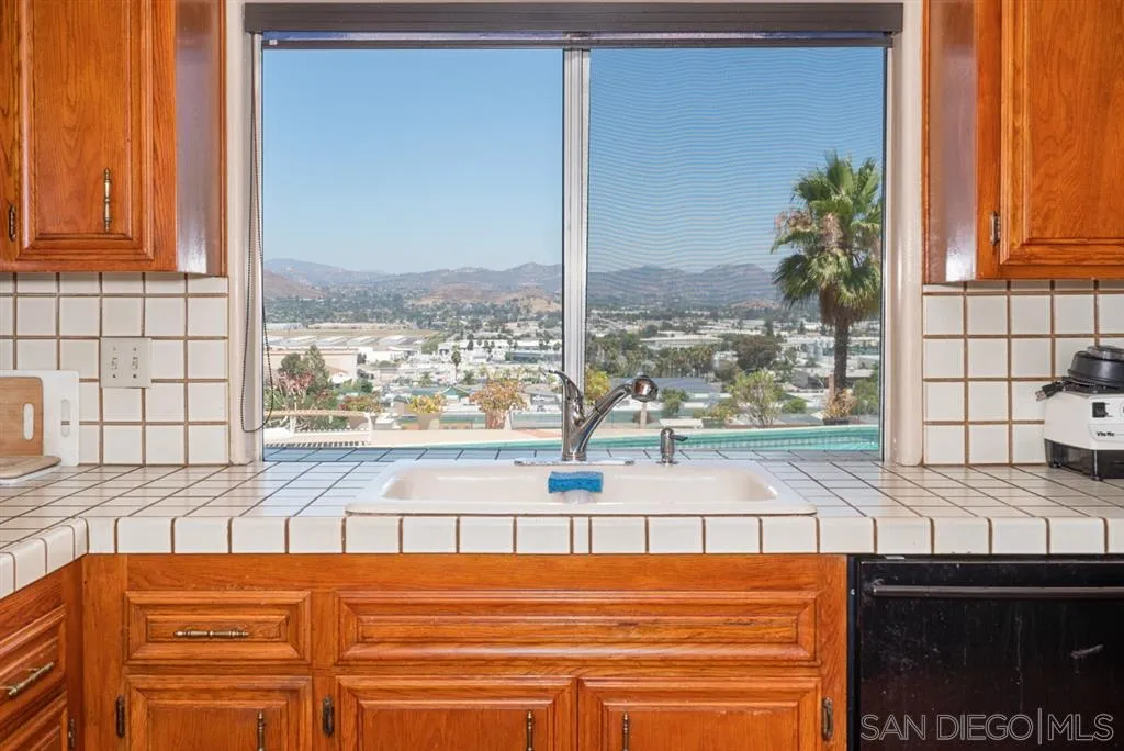 1631 Eastside Road El Cajon, CA 92020 - Photo 9 of 25 Gallery Image 9