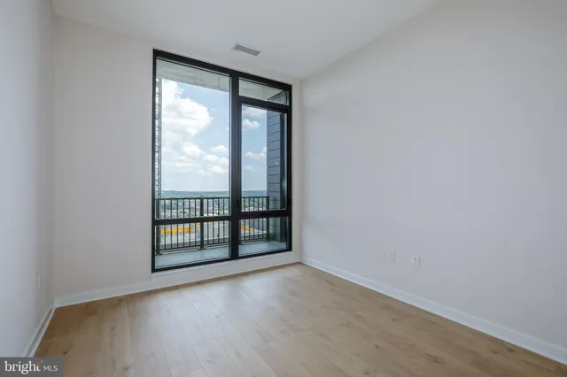 $1,005,000 | 255 West Falls Station Boulevard, Unit PH3, Falls Church, VA 22043