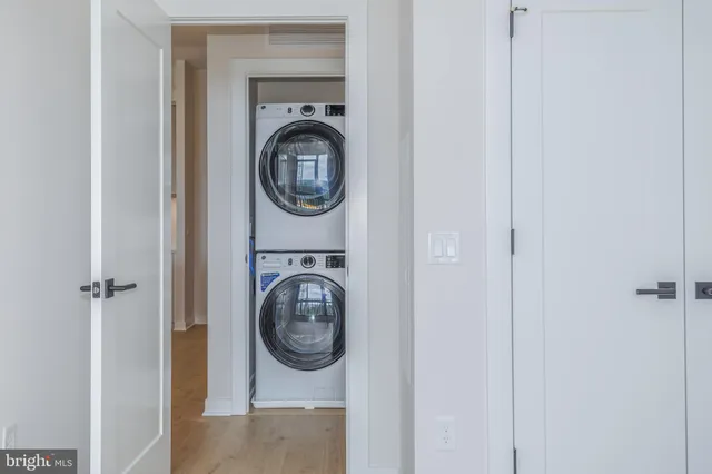 $1,005,000 | 255 West Falls Station Boulevard, Unit PH3, Falls Church, VA 22043