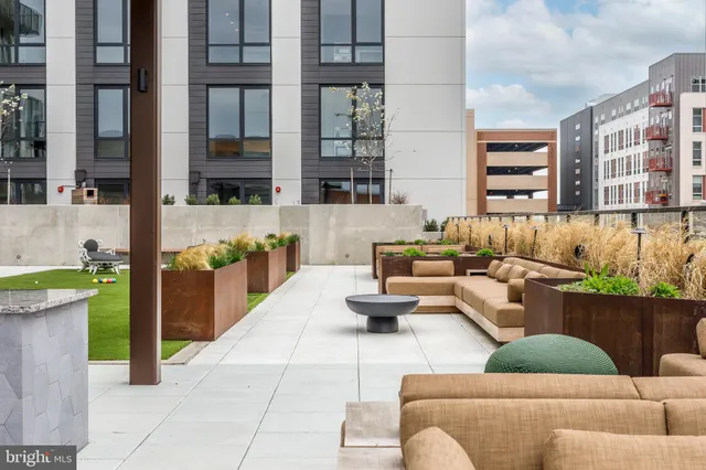 $1,005,000 | 255 West Falls Station Boulevard, Unit PH3, Falls Church, VA 22043