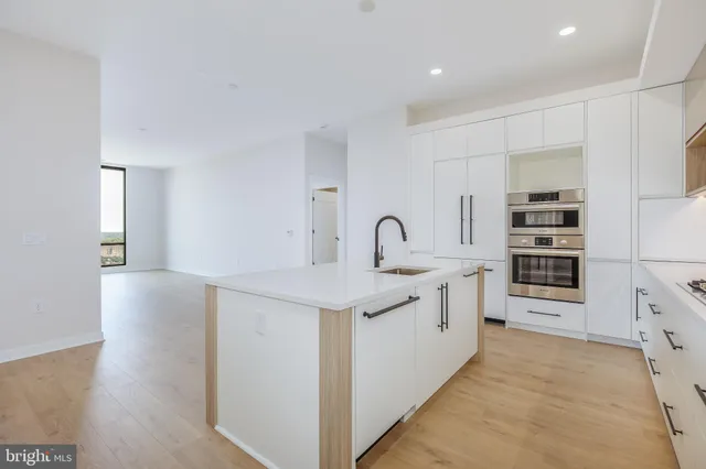 $1,005,000 | 255 West Falls Station Boulevard, Unit PH3, Falls Church, VA 22043