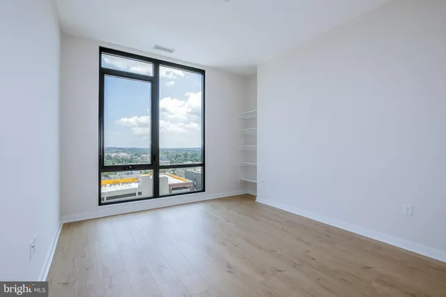 $1,005,000 | 255 West Falls Station Boulevard, Unit PH3, Falls Church, VA 22043