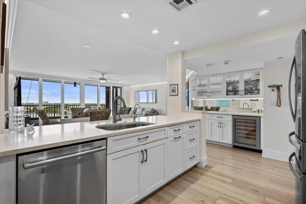 $1,250,000 | 450 Ocean Drive, Unit PH3, Juno Beach, FL 33408