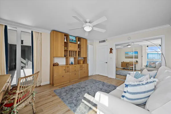 $1,250,000 | 450 Ocean Drive, Unit PH3, Juno Beach, FL 33408