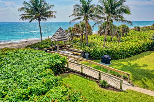 $1,250,000 | 450 Ocean Drive, Unit PH3, Juno Beach, FL 33408