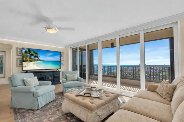 $1,250,000 | 450 Ocean Drive, Unit PH3, Juno Beach, FL 33408