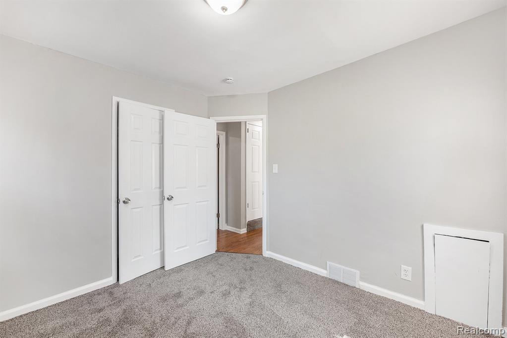 19315 Annchester Road Detroit, MI 48219 - Photo 10 of 17