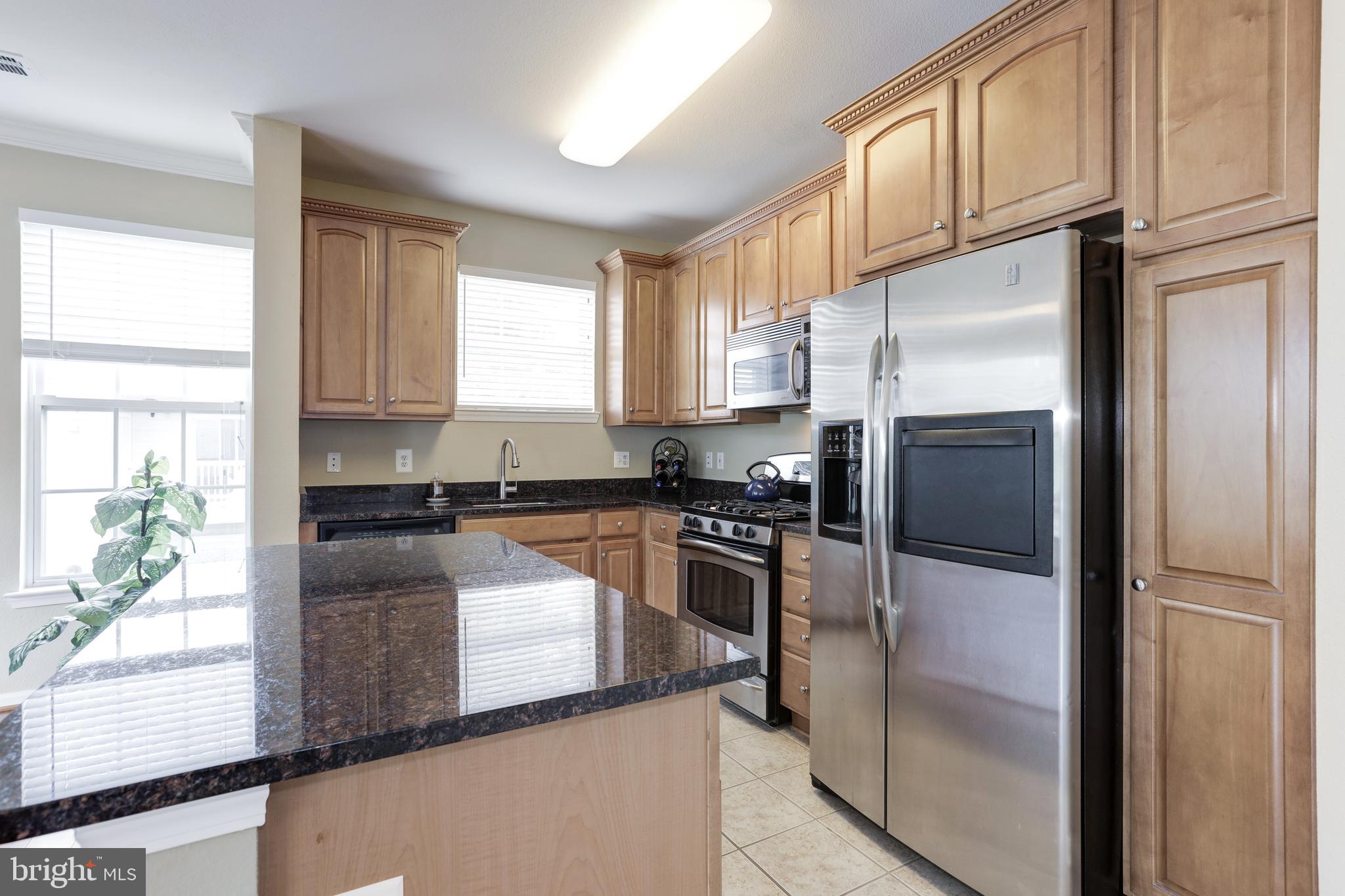 13105 Marcey Creek Road Herndon, VA 20171 - Photo 11 of 25 Granite Countertops with Overhang