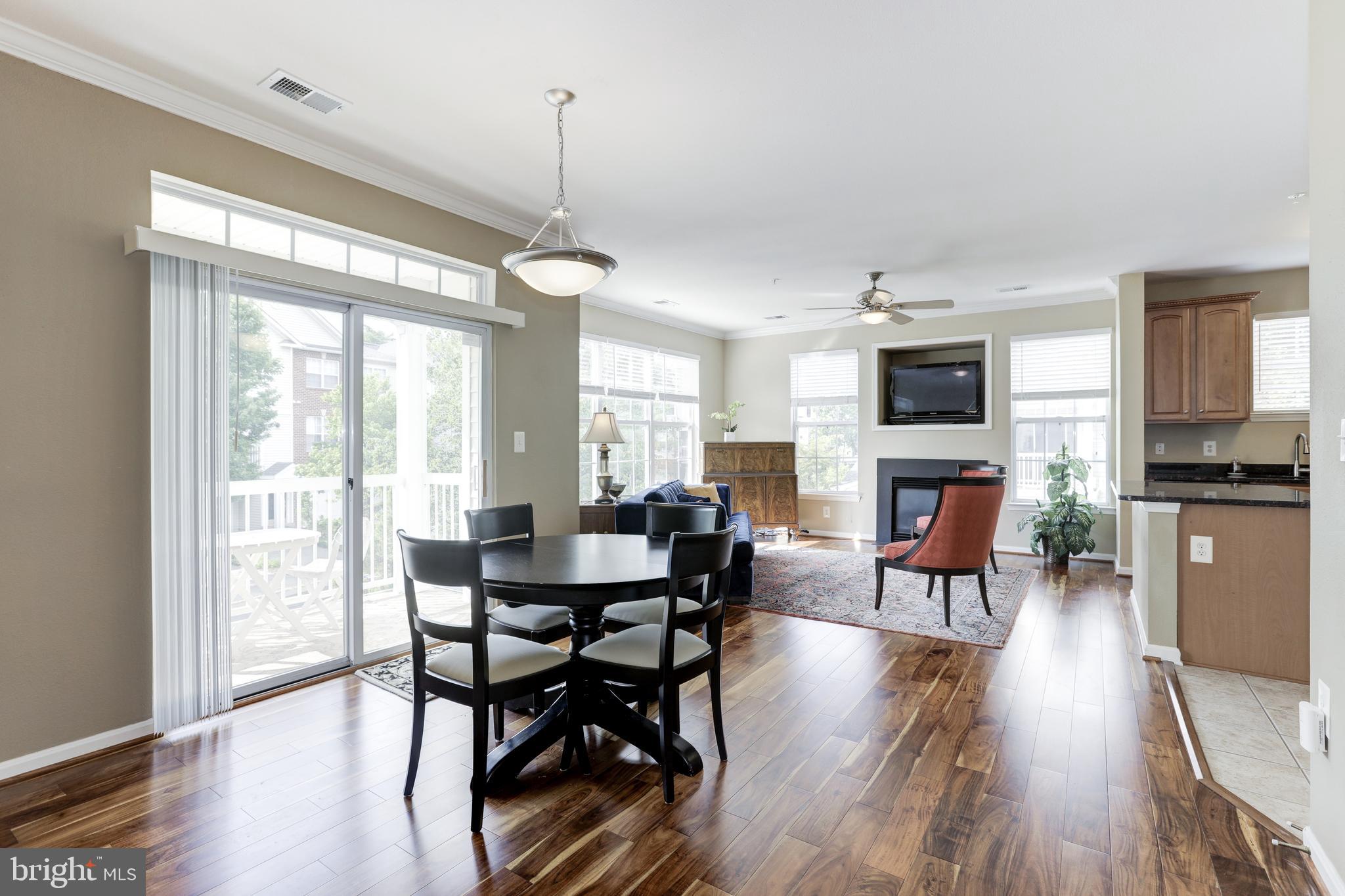 13105 Marcey Creek Road Herndon, VA 20171 - Photo 5 of 25 Corner Unit with Extra Light