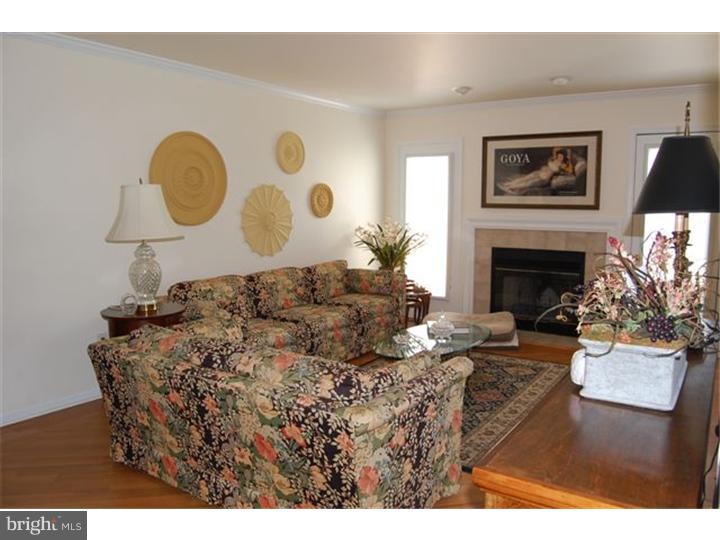 1653 Covington Road, Unit 27 Yardley, PA 19067 - Photo 5 of 20 Living Room