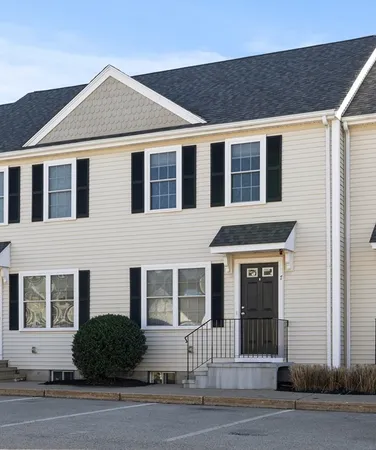 $405,000 | 7 Boxberry Lane, Unit 7, Rockland, MA 02370