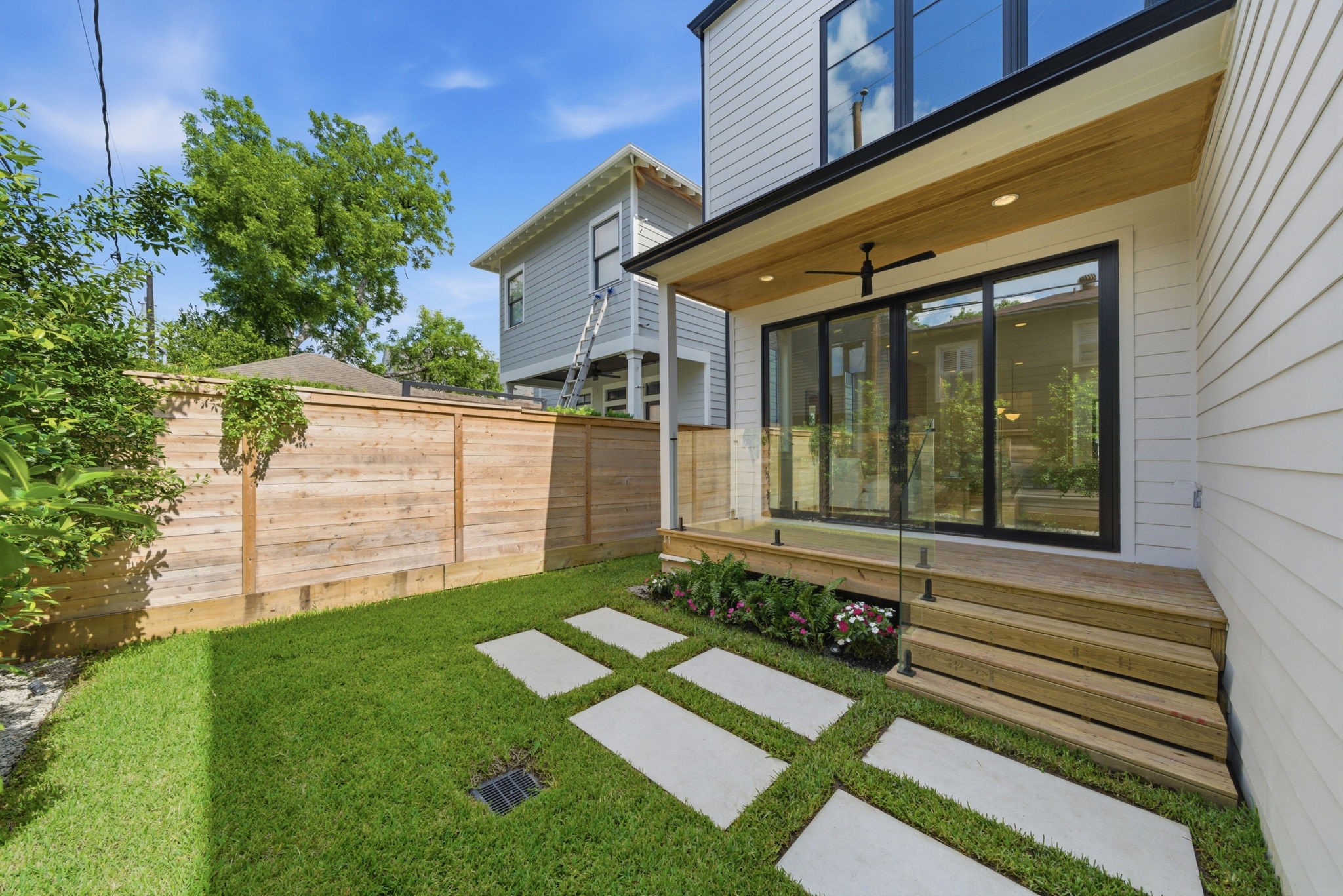 1023 Euclid Street Houston, TX 77009 - Photo 36 of 50 Private fenced backyard with covered patio and green space.