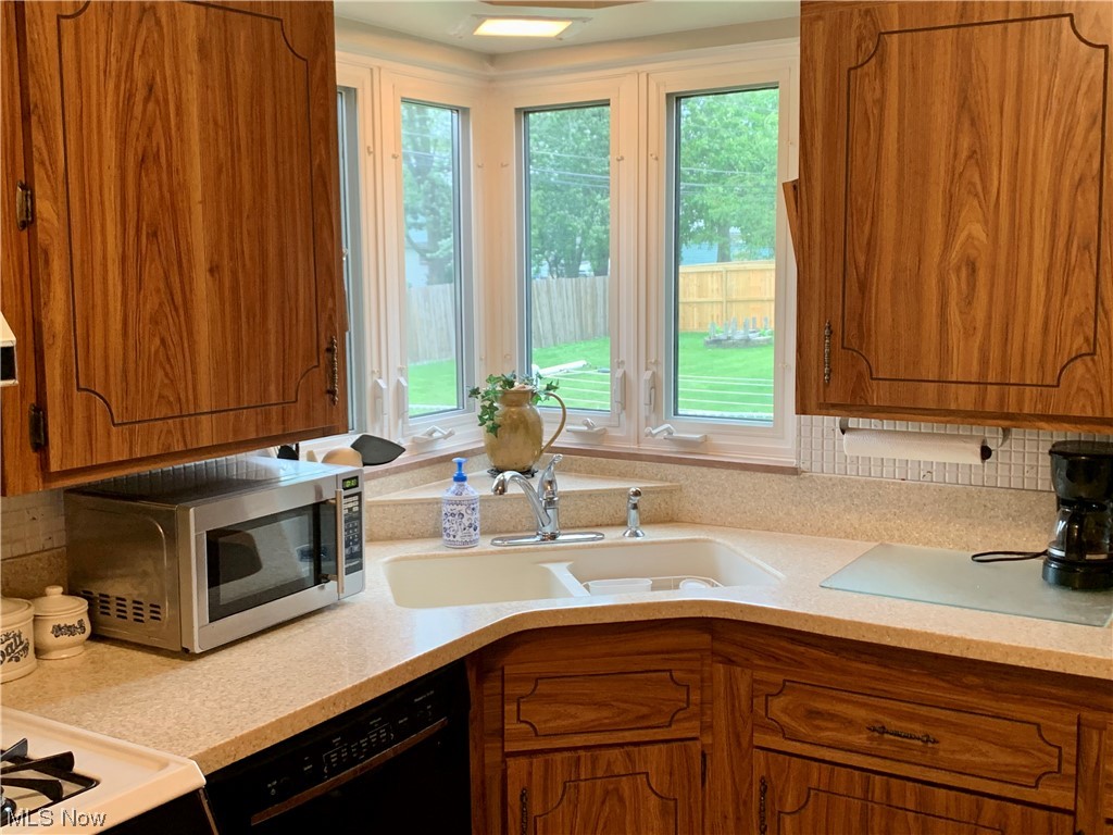 9450 West Moreland Road Parma, OH 44129 - Photo 9 of 22
