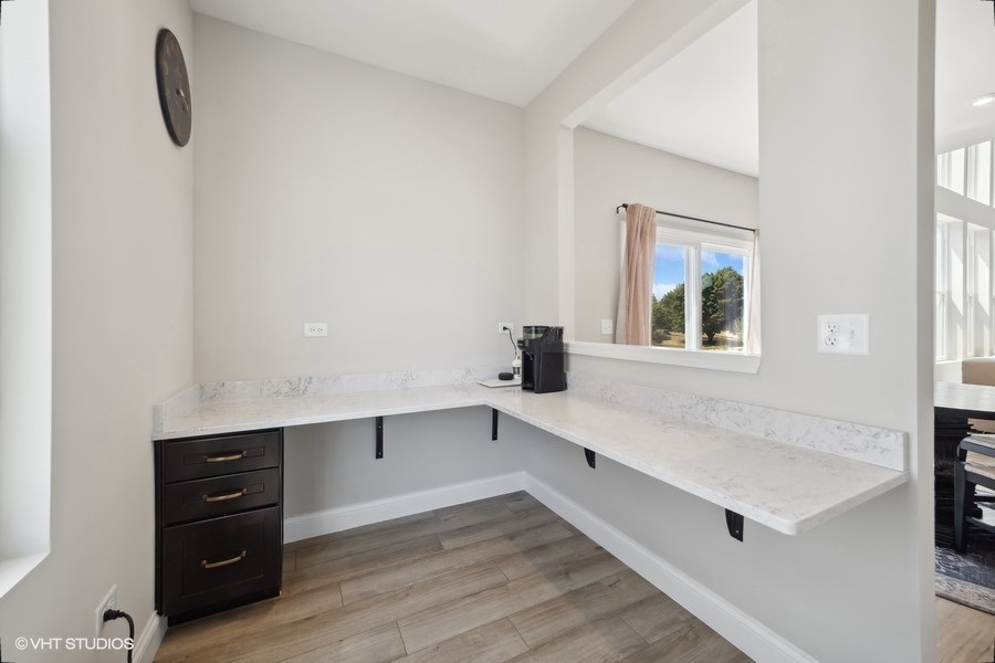 780 Treeline Drive Algonquin, IL 60102 - Photo 13 of 24 a room with a desk and a window