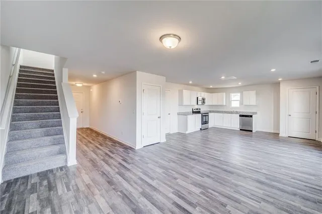 $1,950 | 300 Coverly Court, Kingston, GA 30145