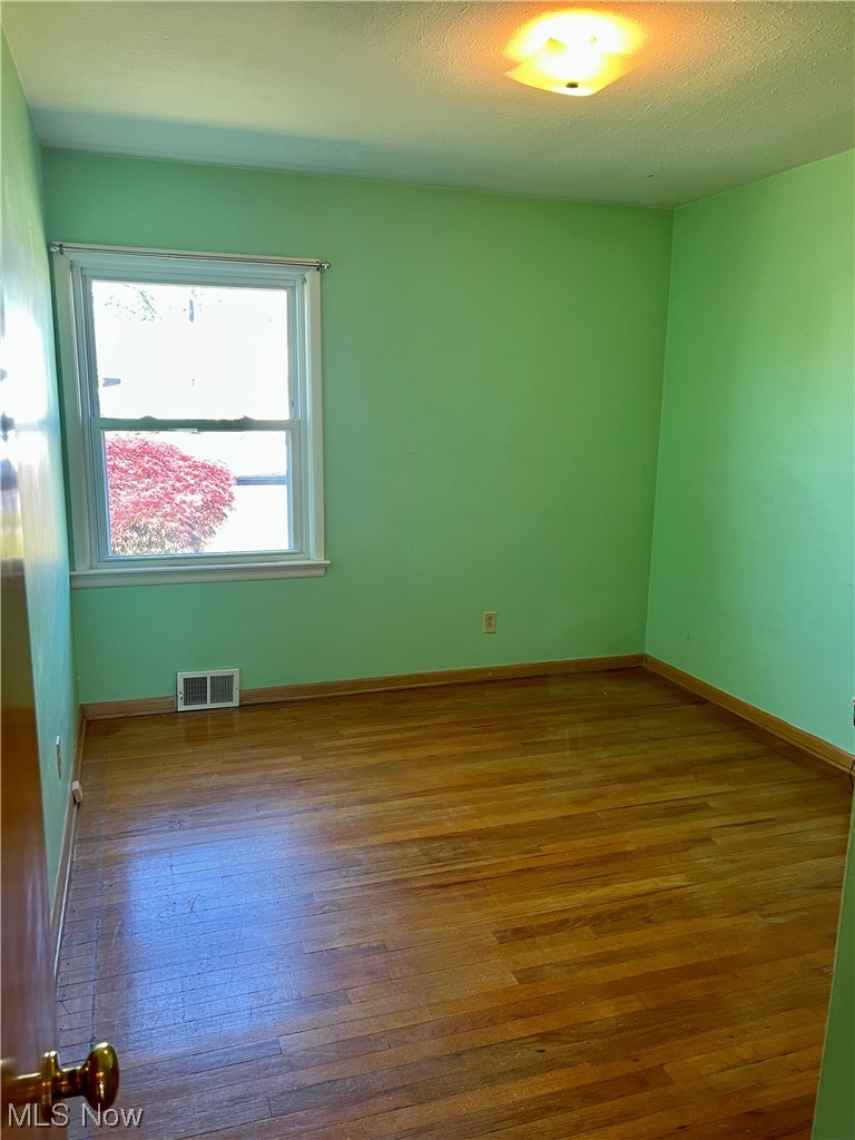 1601 Chelmsford Road Cleveland, OH 44124 - Photo 9 of 26 Gallery Image 9