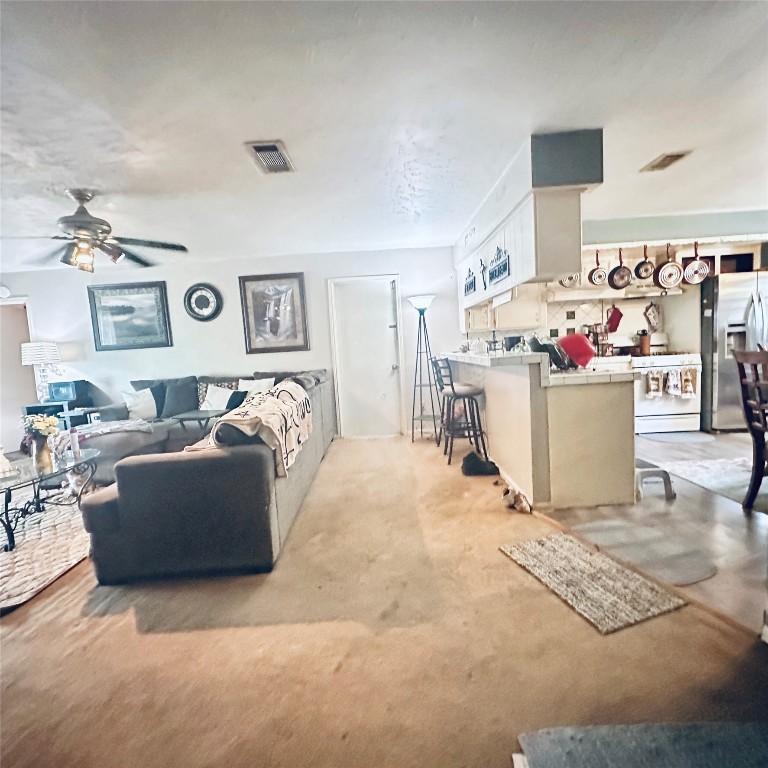 705 Phyllis Court Conroe, TX 77303 - Photo 8 of 17