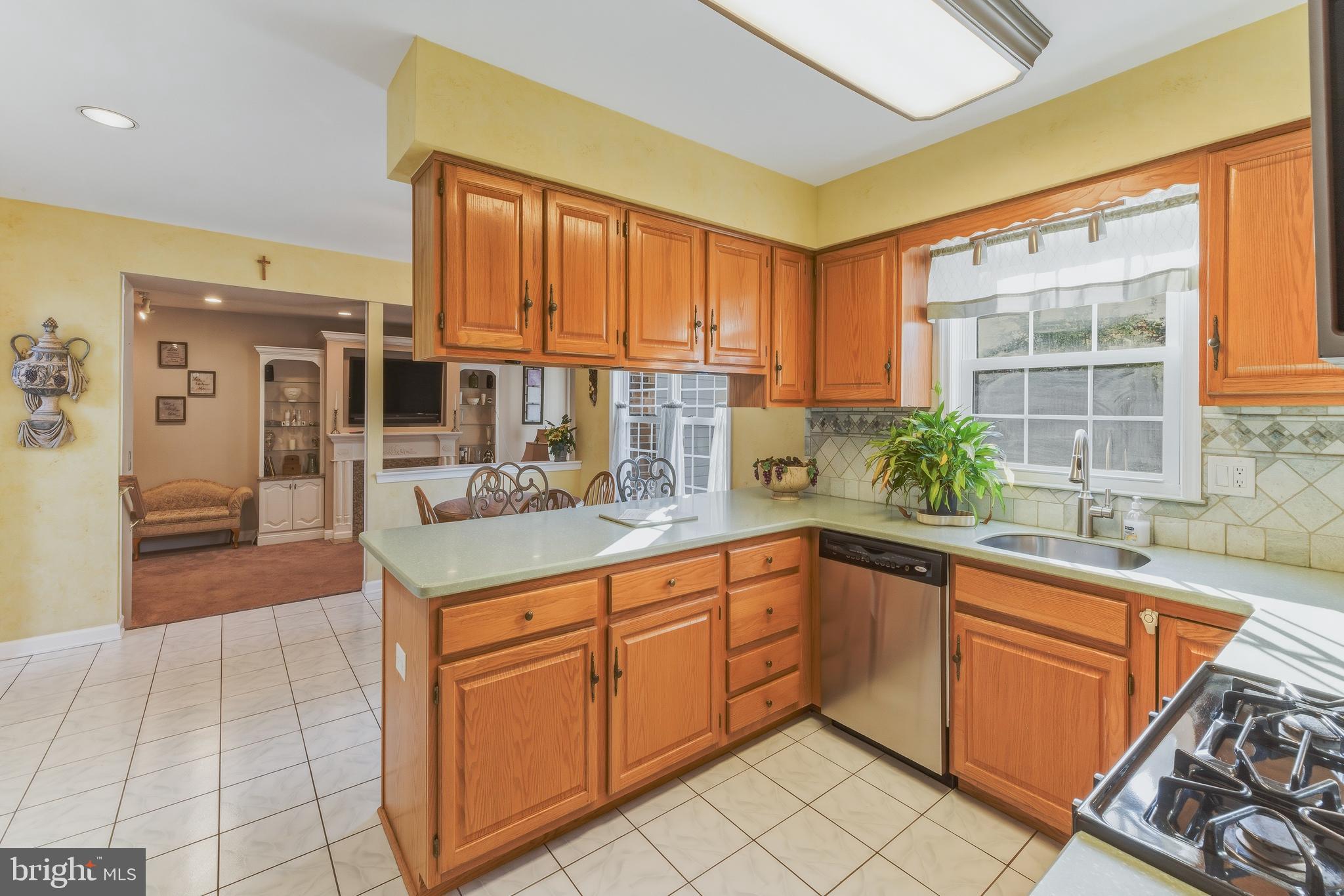 703 Sycamore Court Laurel Springs, NJ 08021 - Photo 9 of 31