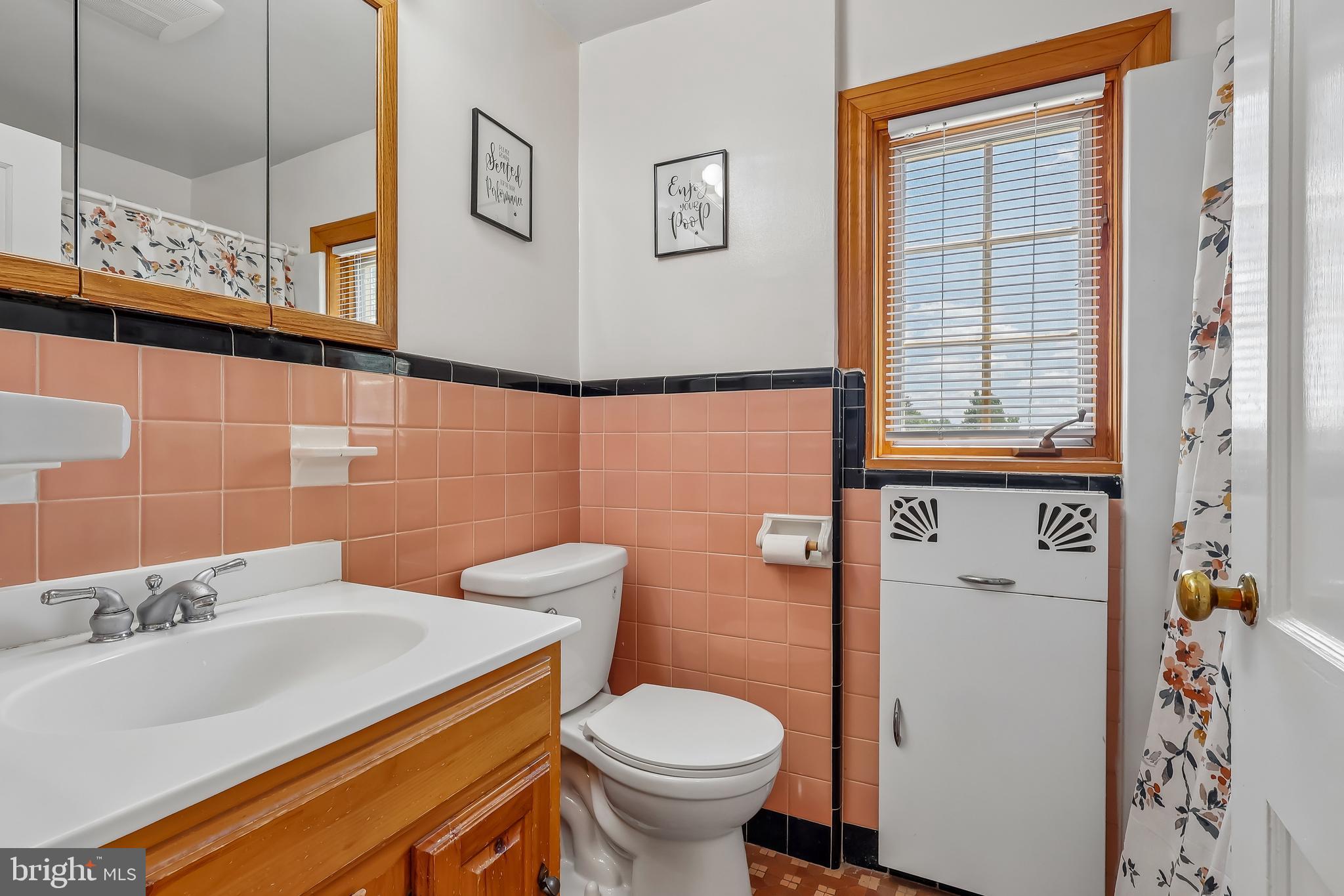 311 Hampton Road Hatboro, PA 19040 - Photo 9 of 53 Full bath with tub and shower upper floor