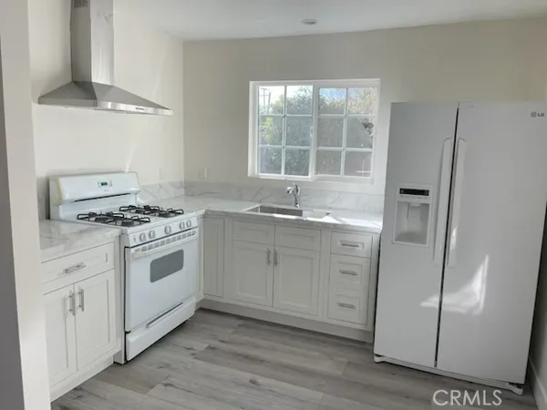 $1,995 | 7019 Geyser Avenue, Reseda, CA 91335