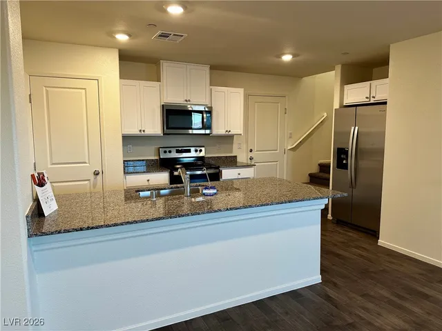 $1,975 | 1164 Scarlet Sparrow Street, Henderson, NV 89011