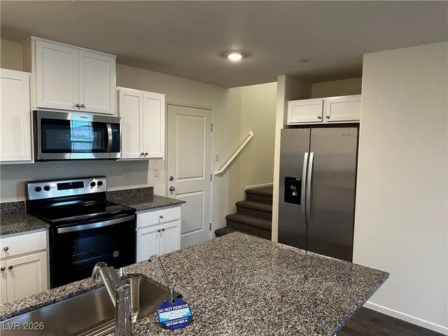 $1,975 | 1164 Scarlet Sparrow Street, Henderson, NV 89011