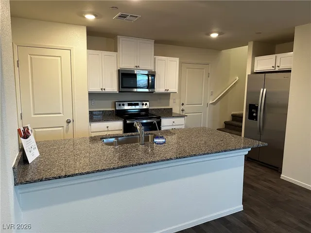 $1,975 | 1164 Scarlet Sparrow Street, Henderson, NV 89011