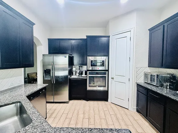 $2,900 | 3925 Gildas Path, Pflugerville, TX 78660