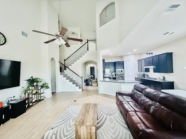 $2,900 | 3925 Gildas Path, Pflugerville, TX 78660