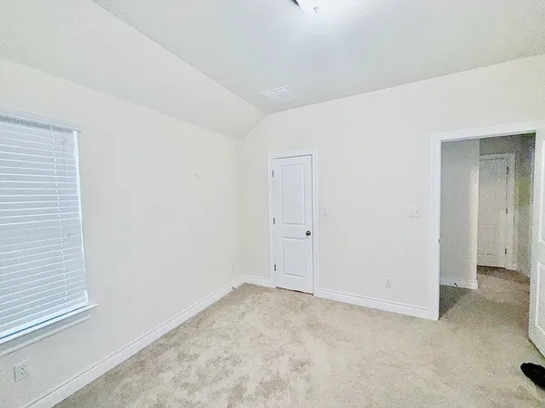 $2,900 | 3925 Gildas Path, Pflugerville, TX 78660