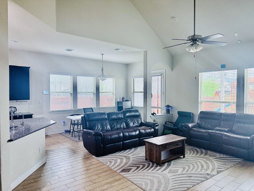 3925 Gildas Path Pflugerville, TX 78660 - Photo 5 of 40